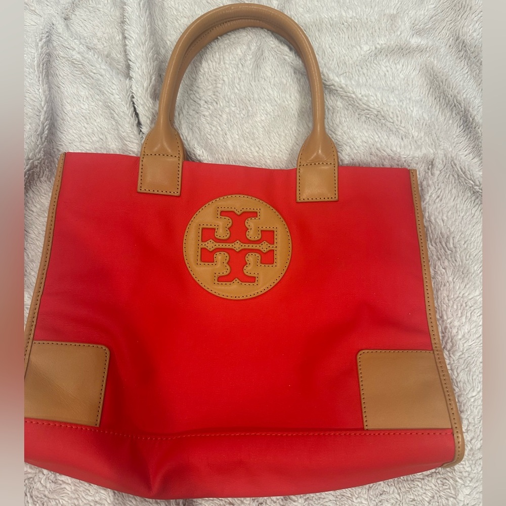 Tory Burch Women’s Red and brown Tote bag - Picture 2 of 10